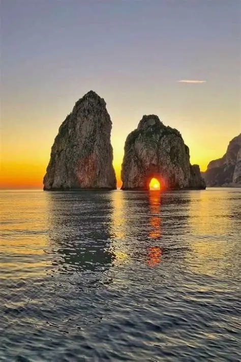 Capri in barca: l’itinerario ideale tra Faraglioni, grotte e soste gourmet