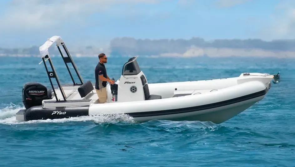 Gommone 6 metri - 40cv - senza patente — ormeggiata a Bacoli