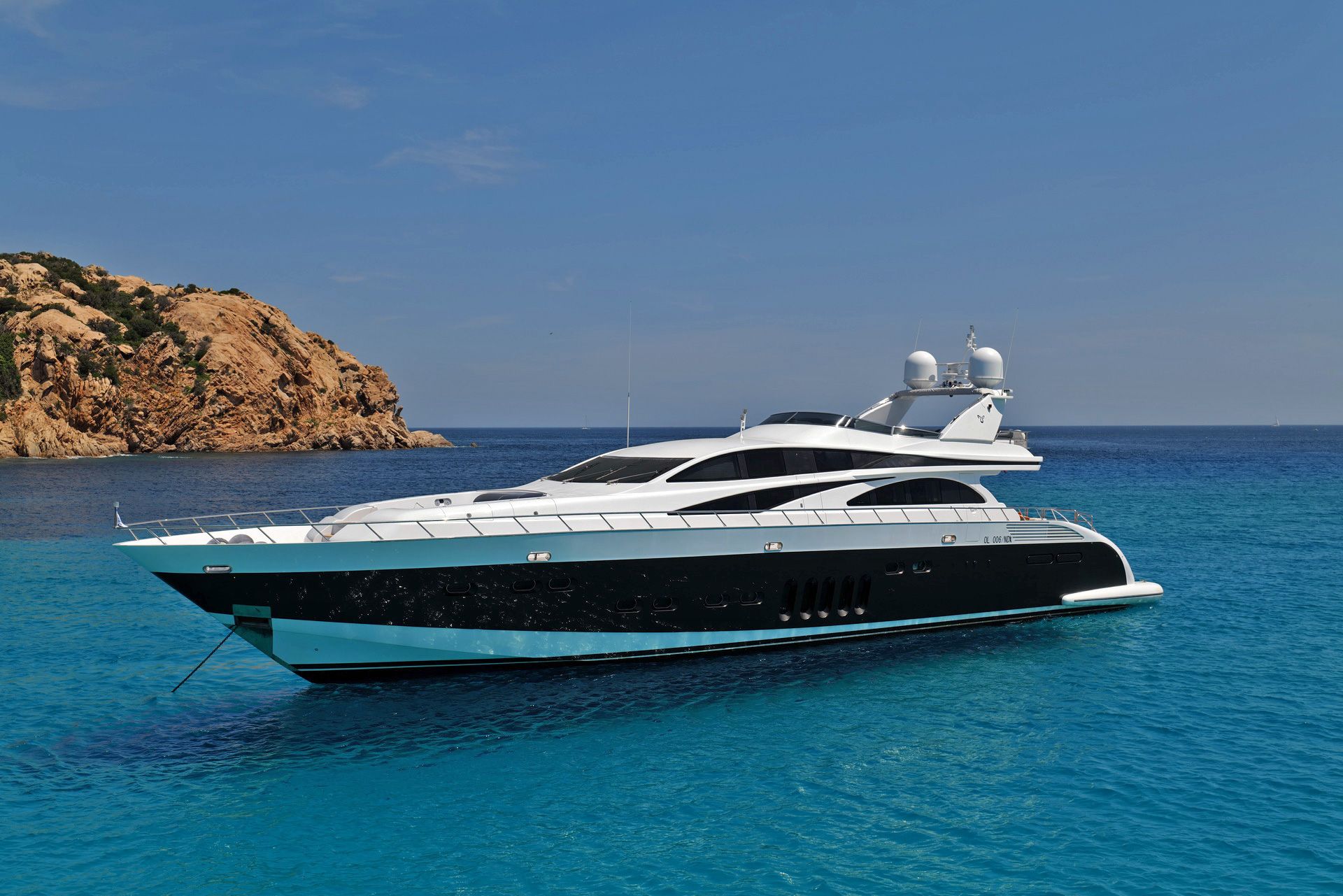 Yacht a motore