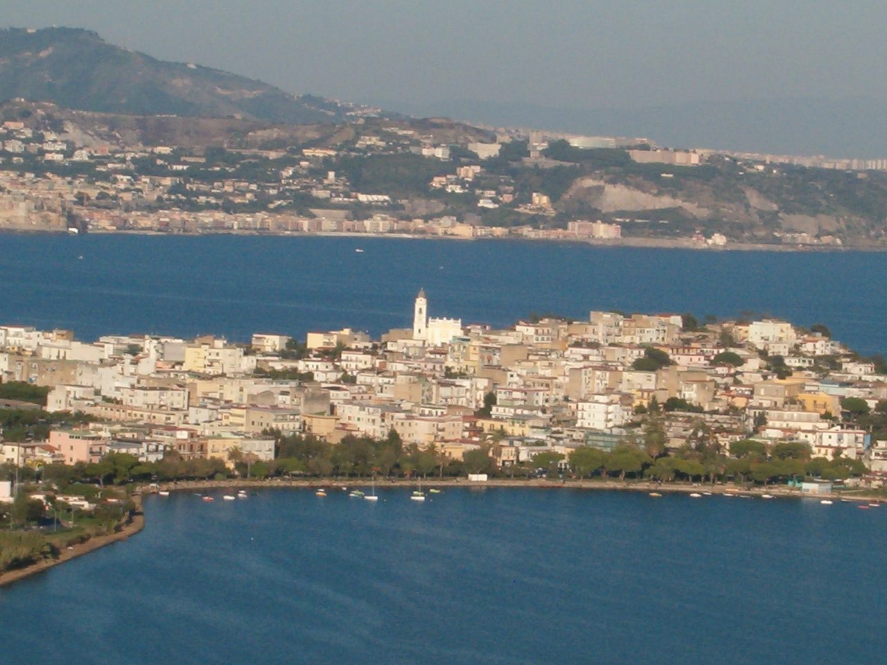 Barche a noleggio a Bacoli