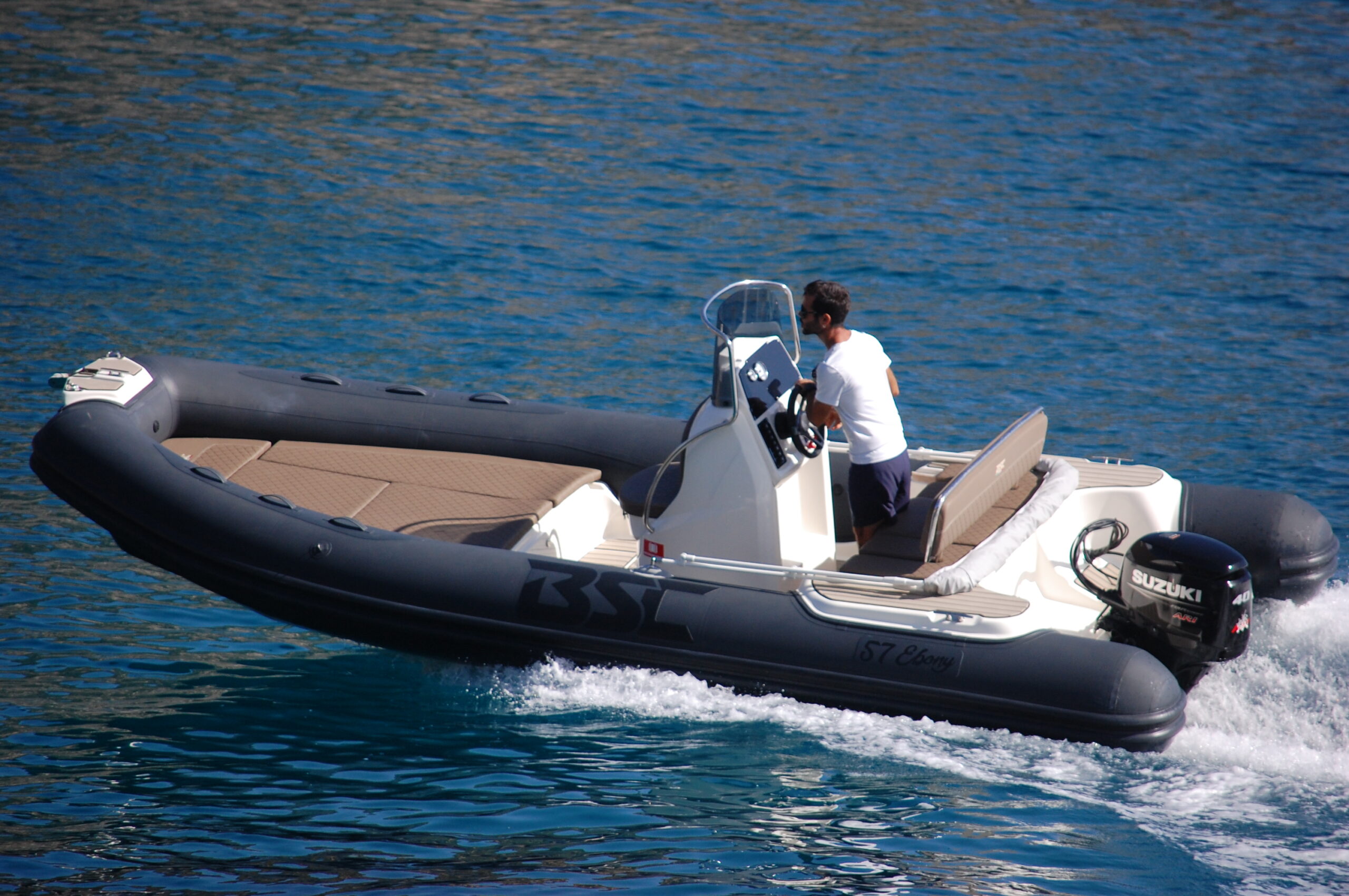 gommone senza patente - villasimius
