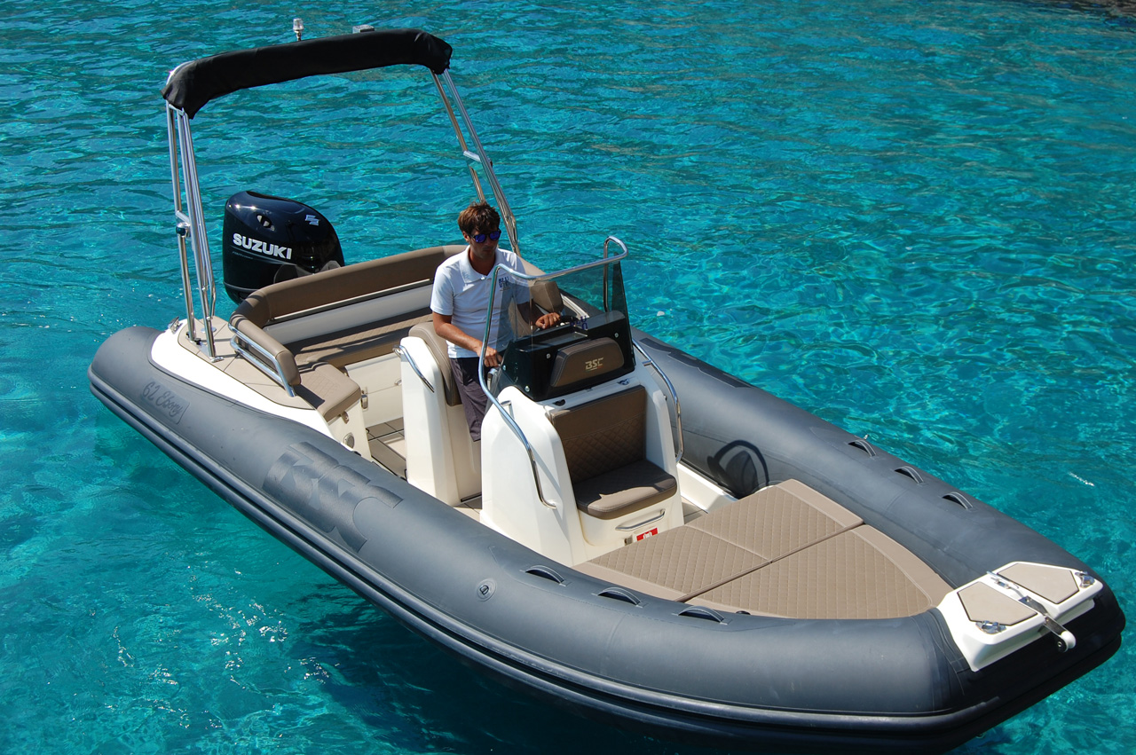 gommone con patente - villasimius
