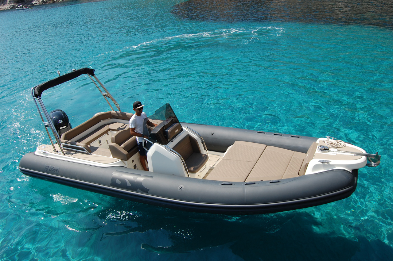 gommone con patente - villasimius